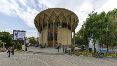 دانلود پاورپوینت تحلیل و بررسی تئاتر شهر تهران به همراه پلان‌ها و تصاویر